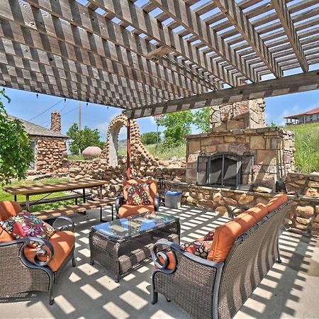Charming Hilltop Cottage In Medicine Park! מראה חיצוני תמונה