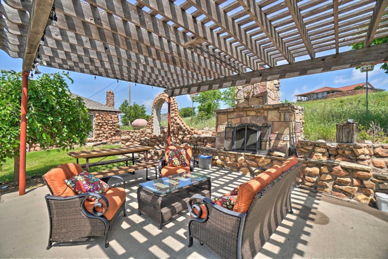 Charming Hilltop Cottage In Medicine Park! מראה חיצוני תמונה